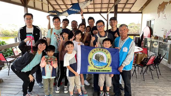 台南市七股区溪南休閒农业区积极转型，近年每年平均有100至120团团客参访。（高伟杰提供／刘秀芬台南传真）