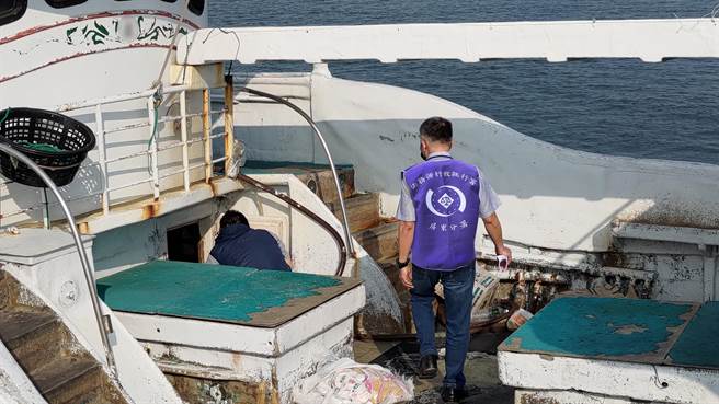 行政執行署屏東分署將於31日上午10點30分拍賣1艘鮪釣船，總噸數達52.12噸、全長22公尺，可搭載船員10人。（屏東分署提供／謝佳潾屏東傳真)