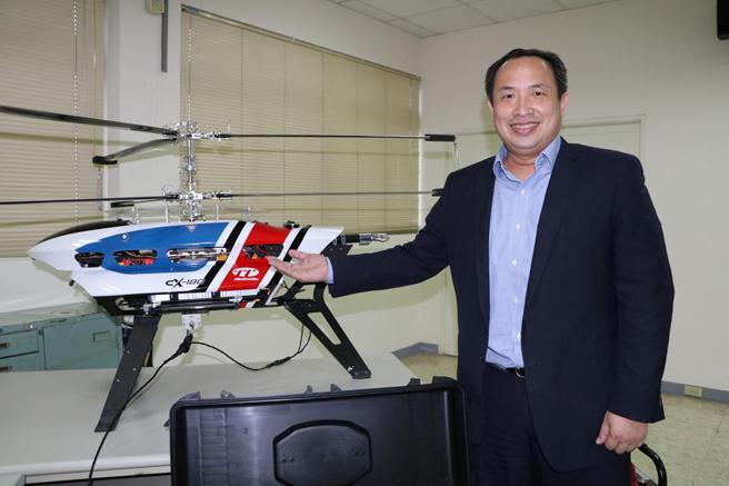 （雷虎生技董事长陈冠如26日续任董座。图／刘朱松）