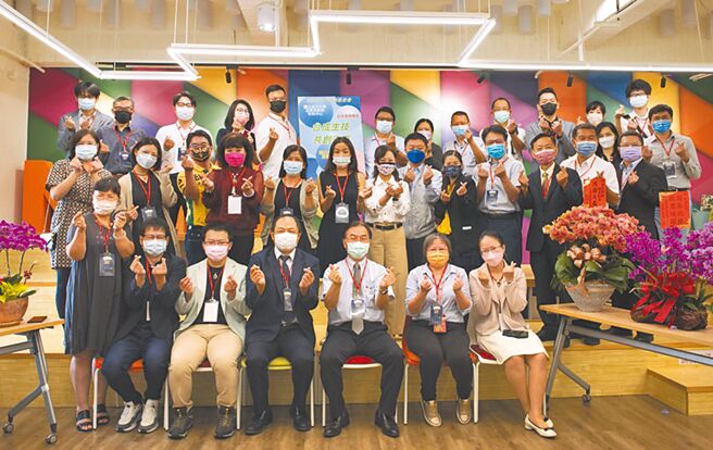 台成生技5月24日举办开幕茶会，产官学研齐聚一堂共襄盛举。图／成大提供