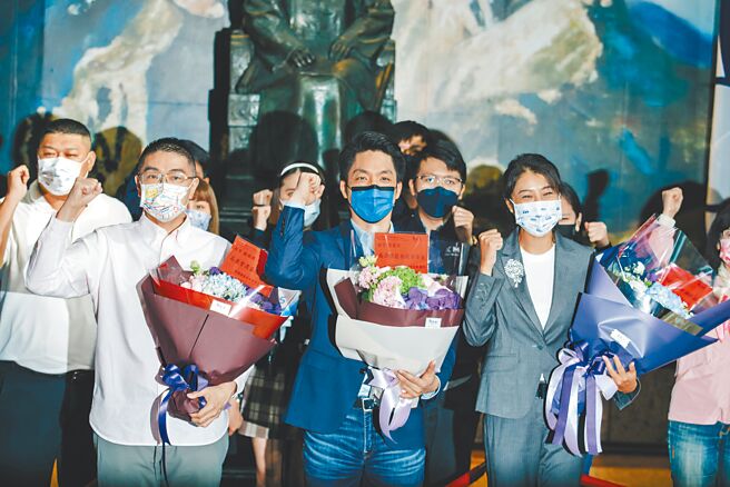 國民黨25日召開中常會，通過提名蔣萬安（前中）參選台北市長、許淑華（前右）參選南投縣長、謝國樑（前左）參選基隆市長。（郭吉銓攝）