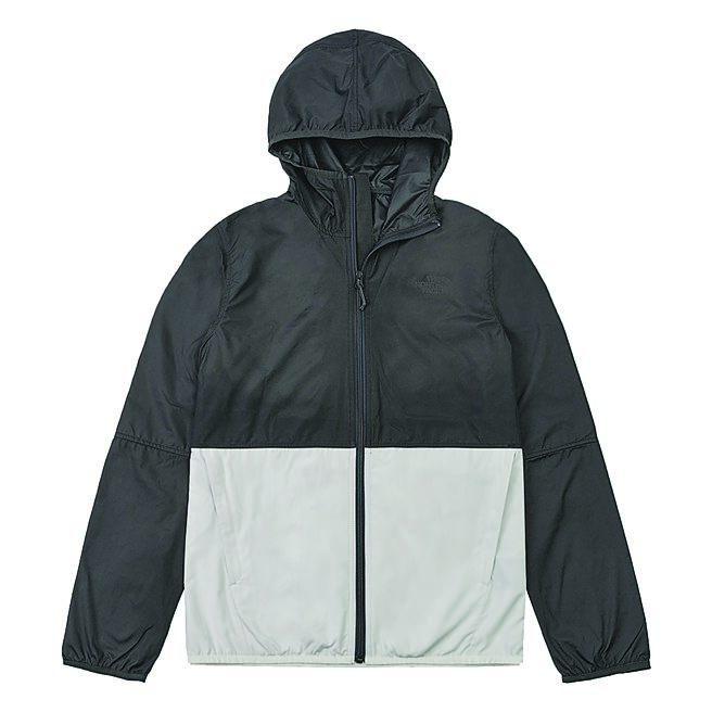 The North Face拼接防泼水连帽外套，现官网购买可享优惠只要2710元。（The North Face提供）