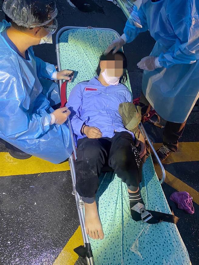 屏东新园乡26日清晨发生一起肇事逃逸事故，37岁梁姓妇人被撞后目前在加护病房观察中。（警方提供／谢佳潾屏东传真）