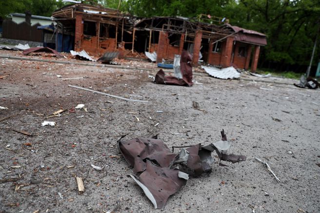 哈尔科夫（Kharkiv）住宅区被炮击（图/路透）