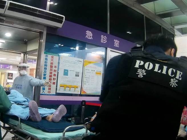 4個月大許姓小妹26日發高燒，因擔心就醫延誤，請求警方開道，順利讓小妹趕抵醫院。（翻攝照片）
