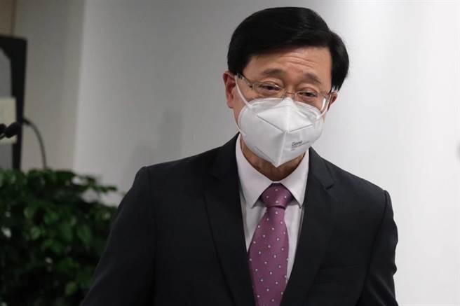 消息传出候任行政长官李家超将于明天起程访京，接受国务院任命。（文匯网）