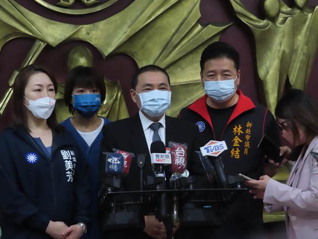 蘇揆宣布0-6歲可免費領5劑快篩 侯友宜：樂觀其成。（葉德正攝）