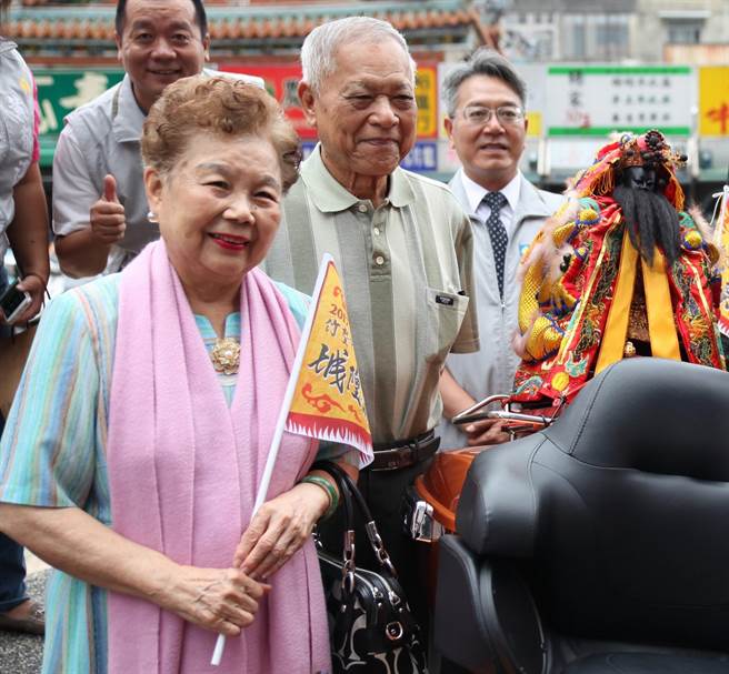 柯媽何瑞英驚傳於21日在家中摔倒，疑頭部有撞擊點，造成腦部出血等情形，在加護病房醫治觀察4天後，已於25日出院返家休養。（本報資料照片／陳育賢新竹傳真）