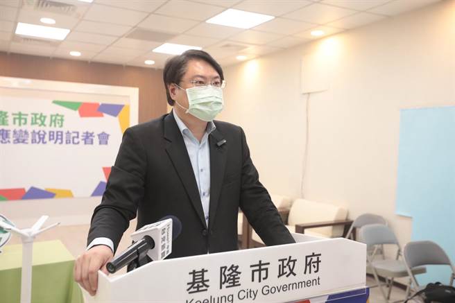 基隆市长林右昌表示，快筛阳即确诊实施第一天，全市总计通报400人，其中有388人依其症状给药。（基隆市政府提供／张志康基隆传真）