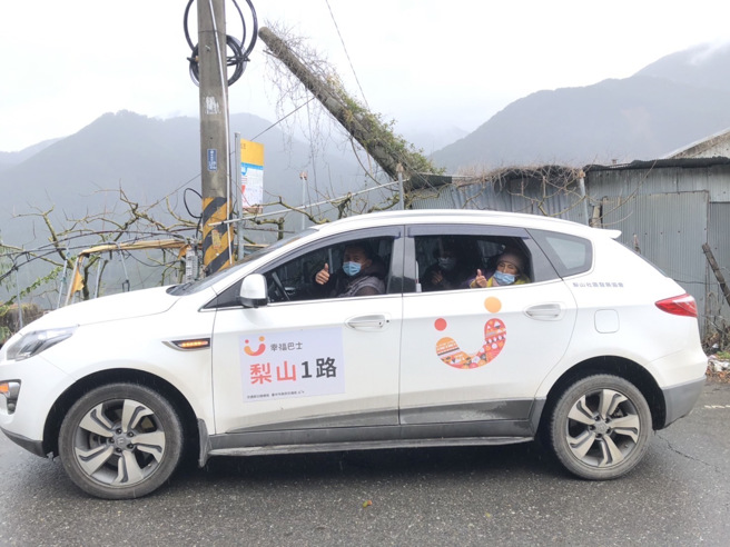 梨山幸福巴士为偏乡居民带来便捷运输服务，盼补足偏乡公共运输最后一哩路。（图／台中市政府提供）