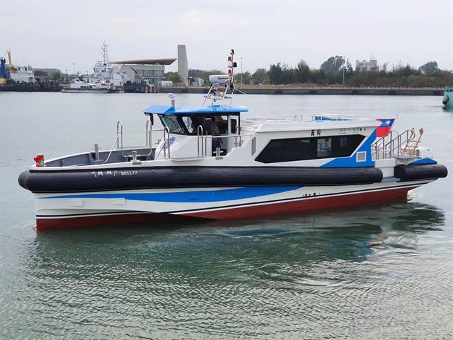 澎湖县各岛屿交通皆靠交通船接驳运输，「大仓号」、「员贝号」、「鸟屿号」等交通船皆在今年投入营运。（摘自杨曜脸书）