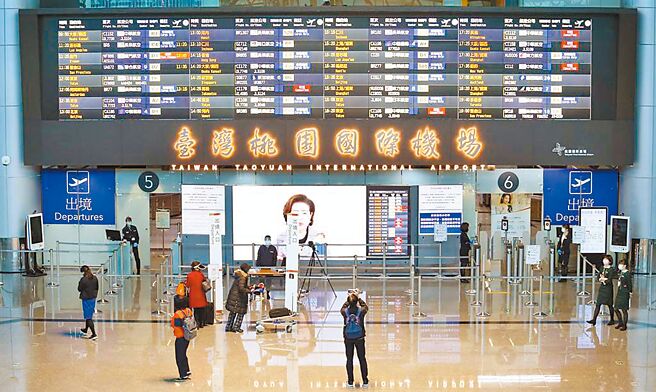 华航董事长谢世谦昨表示，进入后疫情时代，机票会贵得很难下手，不会回到2019年前，消费者要有心理准备。（本报资料照片）