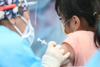 兒童接種疫苗發燒僅3％ 專家示警：這類孩子更要打