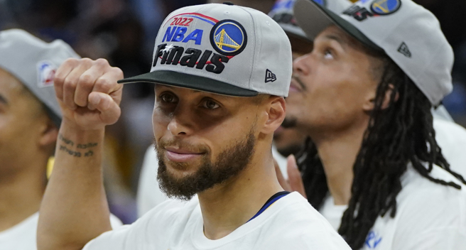 贝弗利对柯瑞和詹姆斯的差距给出看法(美联社资料照)