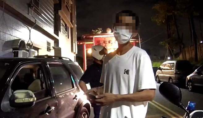 高雄一名男子先前因遭吊銷車牌，竟借友車牌掛遭識破，又酒駕再度拒測恐罰36萬。(高佩琦翻攝)