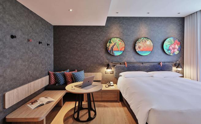 捷丝旅台南十鼓馆推出让旅人安心出游的住房专案，其中「Just Go初夏指定日」住房专案每房2099元起。（捷丝旅台南十鼓馆提供）