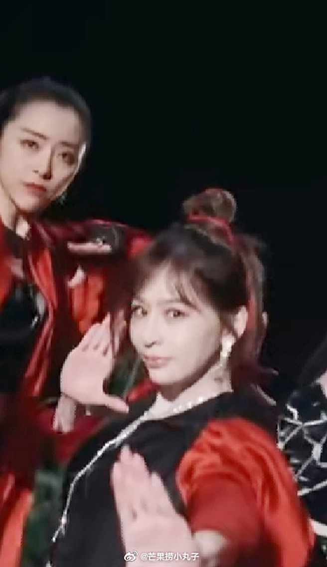 王心凌在《乘风破浪》分组表演造型曝光。（图／翻摄自芒果捞小丸子微博）