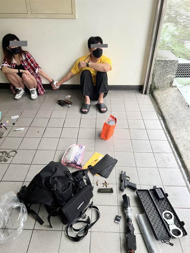 警方逮捕通缉毒鸳鸯。（警方提供）