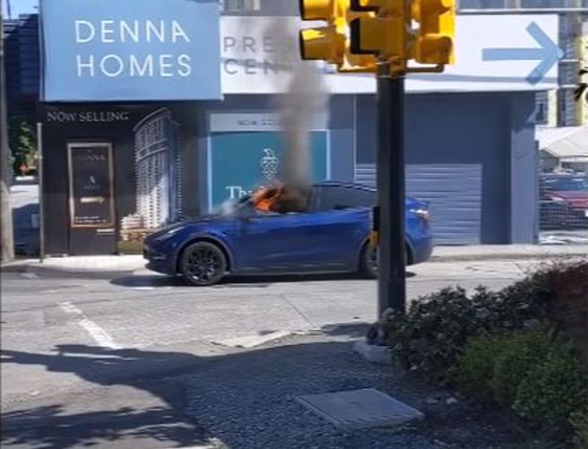 加拿大温哥华发生一起特斯拉Model Y起火事故。（图／翻摄YouTube@Sons of Vancouver Distillery）