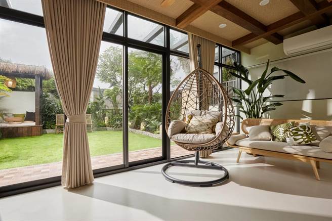 陈真认为南洋植物以及吊床的景色，令人感觉放松。（陈真提供）