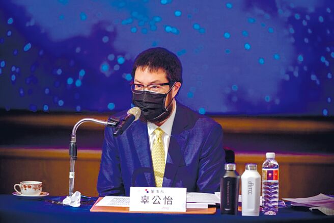 中橡股东会通过配发0.2元现金股利，董事长辜公怡表示，中橡持续拓展海外布局也需要资金，因此董事会决定保留更多资金在手。图／公司提供