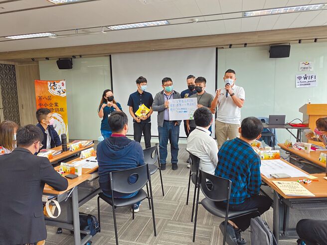 「传承班的课，很适合企业一、二代一起来上。」接班家族企业12年的金宝蛋品科技总经理谢章瀚忆及。   图／全国中小企业总会提供