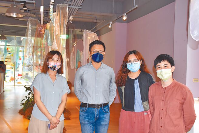 苗栗在地青年共同成立「壹、参、柒制造社」推动青年文创产业。（谢明俊摄）