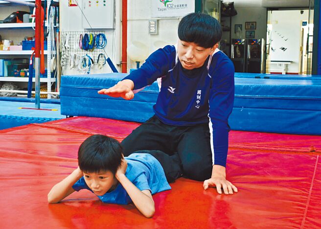 黄克强盼复制宜兰经验，为屏东培育下一个奥运健儿。（林和生摄）