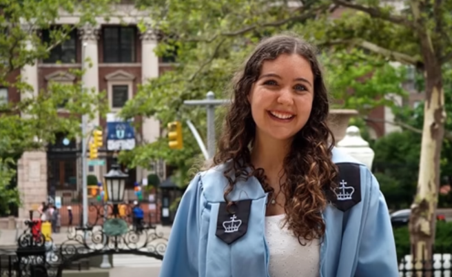 来自美国的Sonja表示，大学就读哥伦比亚大学，高中曾学过中文，大学一毕业她马上再来台湾，选择住在嘉义，每天早上她都会和阿公阿嬷一起慢跑，令她激动不已。（图／翻摄自不要闹工作室YouTube）