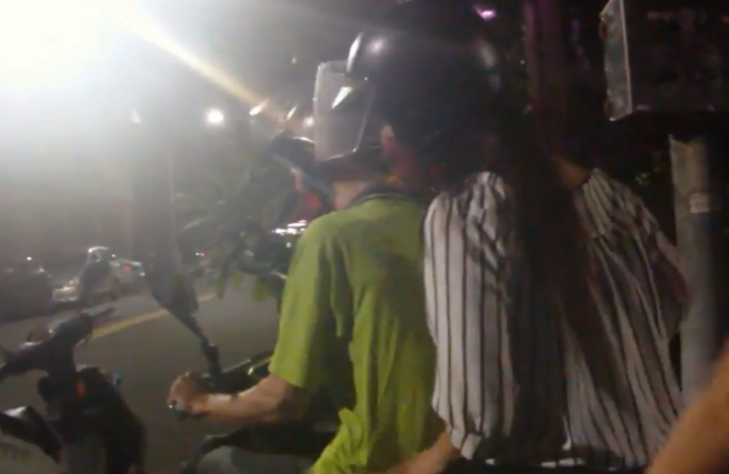 高雄一對毒鴛鴦遇鼓山分局警盤查，現場「出頭多」一堆，先是 謊報身分裝尿急 ，但毒品突掉地上當場露餡。(蘇育宣翻攝)