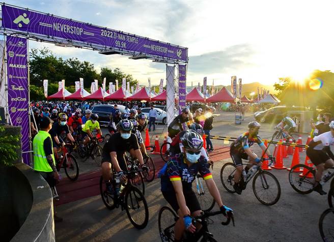 「永不放弃一骑来发财紫南宫环县99.9K自行车挑战活动」登场，3千多名选手参赛挑战。（南投县府提供／陈淑芬南投传真）