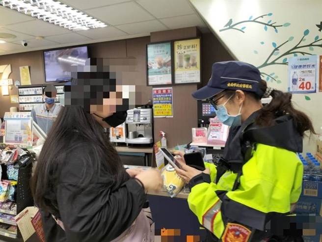 年轻的陈姓美甲师网路交友遭爱情诈骗，准备到超商买游戏点数遭警阻止。（读者提供／程炳璋台南传真）