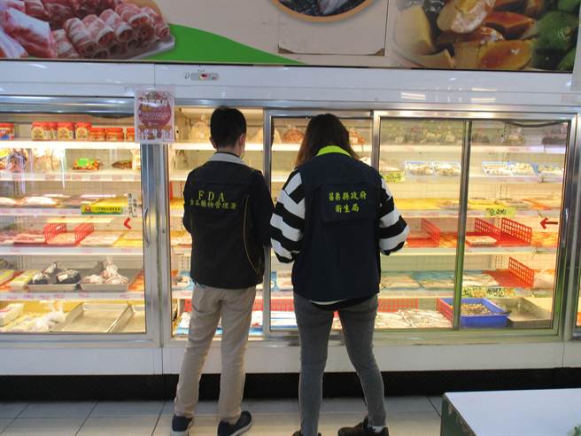 苗栗卫生局抽验端午应景食品。（苗栗县政府提供／李京升苗栗传真）