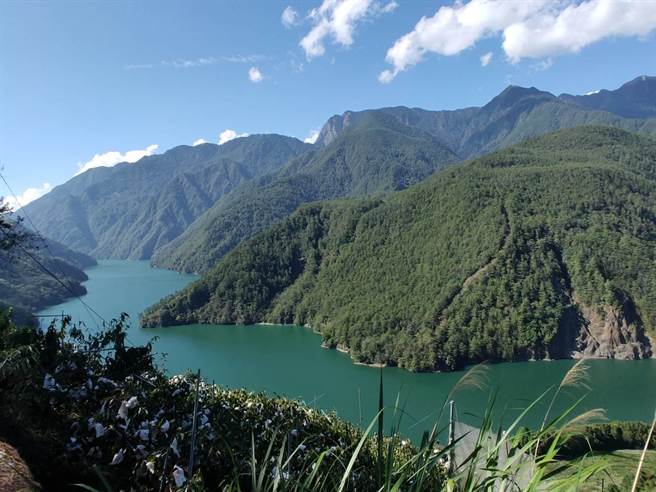 德基水库预计7月进行抽砂作业，以减轻水库淤积。（民眾提供）