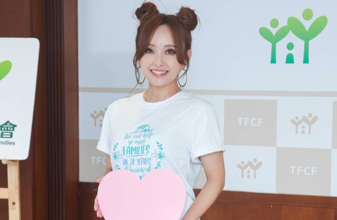 爱纱2000年及来台发展，多年来维持冻龄美貌与姣好身材。(中时资料照片)