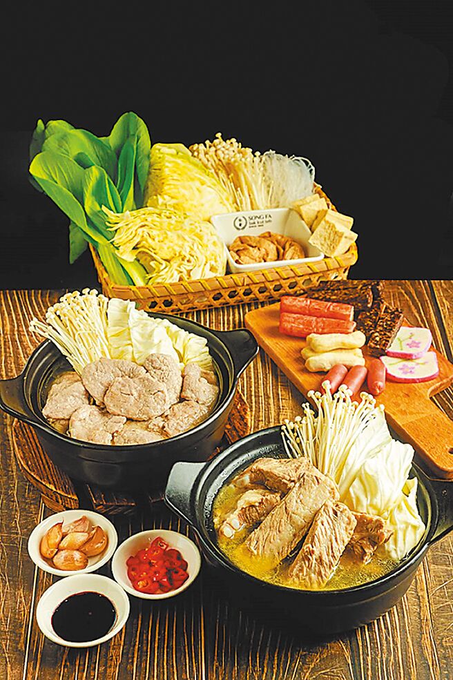 松发肉骨茶1969年在新加坡柔佛路上发迹，50年来秉持最传统口味，入口即化的龙骨、浓郁的白胡椒味，是新加坡必吃美食之一。图／大食代提供