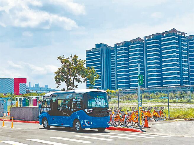 最新的新北无人智驾巴士预计年底上路。（新北市交通局提供／叶德正新北传真）