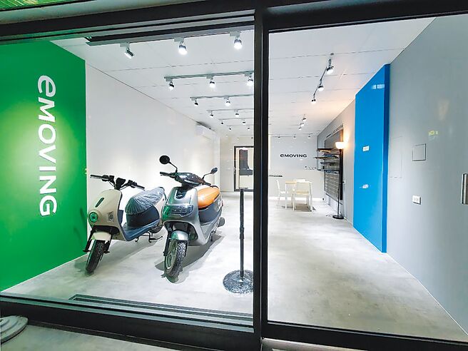 中华汽车积极布建全新规格的「eMOVING专卖店」，并发起「青年加盟计画」。（中华汽车提供）