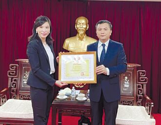 台越協會理事長吳品蓁 獲頒海外榮譽僑胞獎
