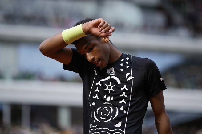 阿里亚辛展现成为顶尖球星的水准，在今年法网男单16强让纳达尔打了首场五盘大战。（美联社）