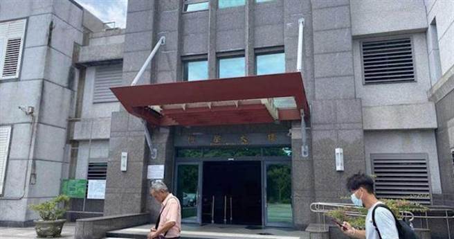 花莲自强外役监狱周姓戒护科长遭殴事件惊传案外案，花监内部疑有人协助串改考绩，协助具暴力背景邵姓受刑人从花莲监狱获准至自强外役监服刑。花莲地检署表示，目前已介入调查。 （资料照）