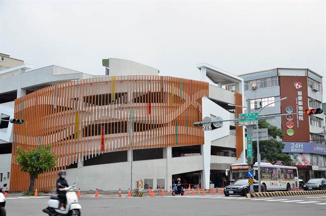 台南市「西门健康立体停车场」已完工，预计7月底开放使用。（洪荣志摄）