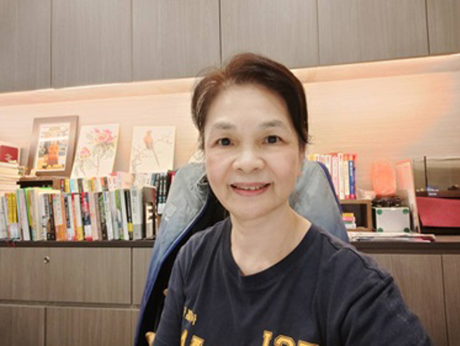 何嘉仁文教基金会庄祝娥执行长勉励学子运用网路科技有效学习。(图/新北市教育局提供)