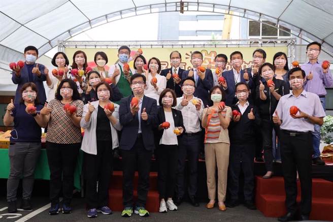 立委周春米今（30日）於立法院舉辦「屏東芒好的」芒果行銷活動。（周春米國會辦公室提供）