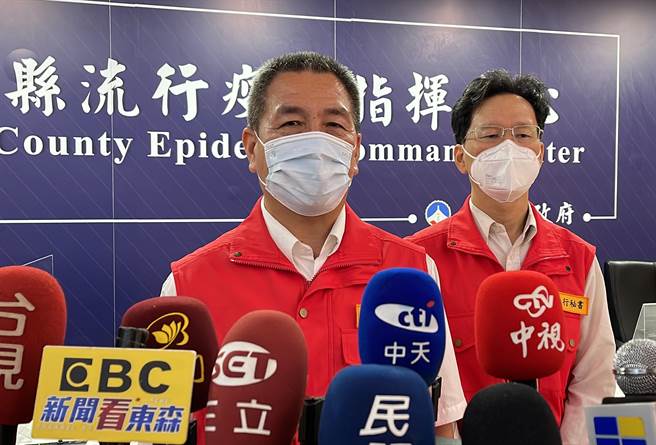 金門今天新增新冠確診107人，並新增1名93歲長者死亡個案。縣府說明最新疫情狀況。（縣府提供）