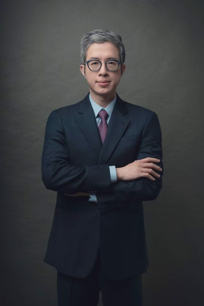 邱浚彦提醒民眾自体脂肪移植应由专业医师评估。(戴志扬翻摄)