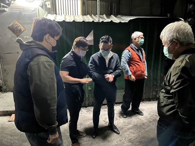 基隆市仁爱区东和大楼有地层下陷情形，地方盼市府协助改善。（市议员童子玮提供／陈彩玲基隆传真）