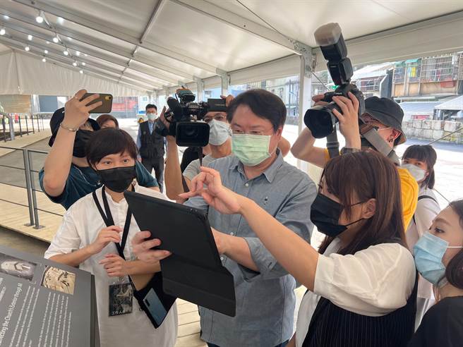 基隆市文化局于和平岛「西班牙诸圣教堂考古址」策展，将首次在2022城市博览会亮相。（陈彩玲摄）