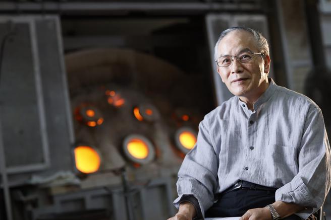 玻璃工艺大师黑木国昭，即起至6月11日于SOGO復兴馆9F中庭展出。（SOGO提供）