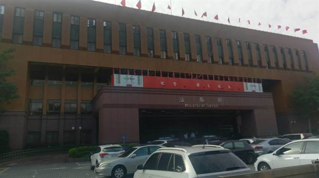 法务部表示，新法适用于今年九合一选举，可让选民藉此瞭解候选人财产状况，选贤与能，亦可促使候选人乾净选举，有助于端正选风，贯彻廉能政府。(陈志贤)